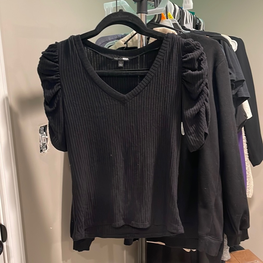 Fashion Nova Black Cinched Sleeves Size Large